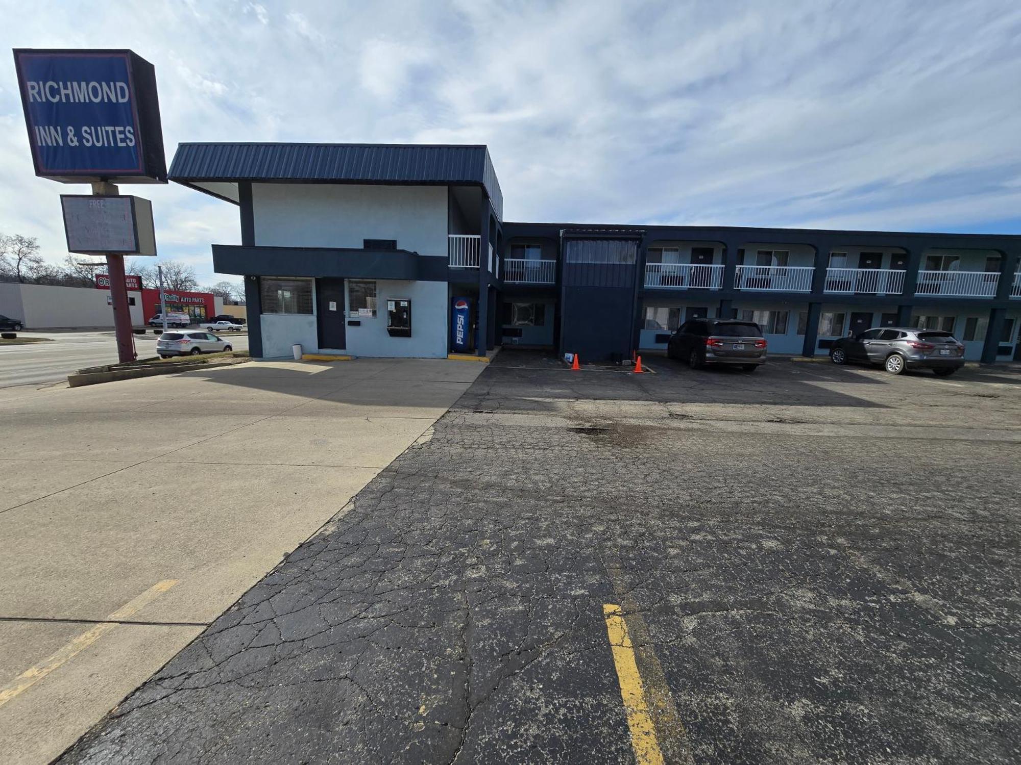 Richmond Inn And Suites Extérieur photo