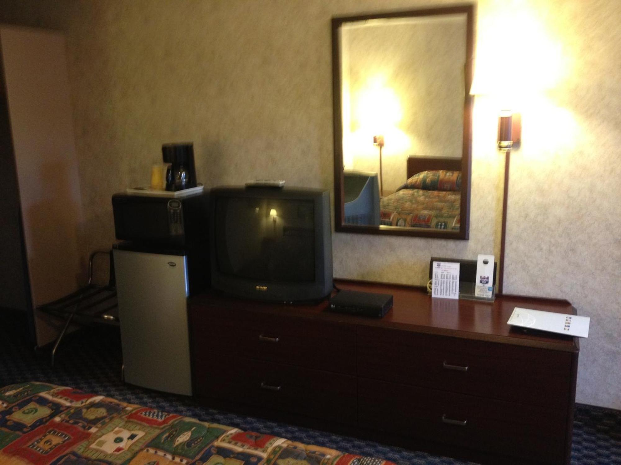 Richmond Inn And Suites Extérieur photo