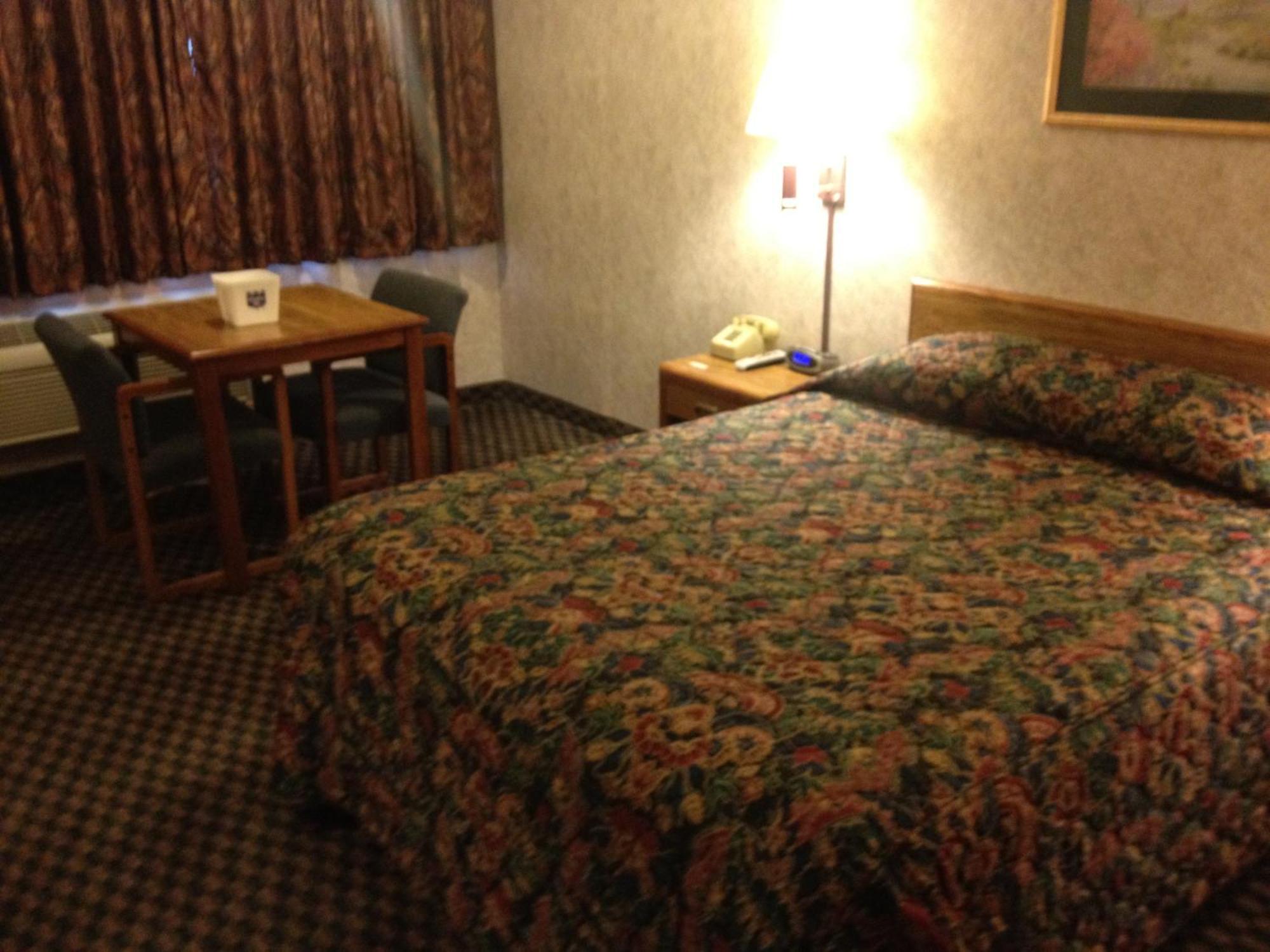 Richmond Inn And Suites Extérieur photo