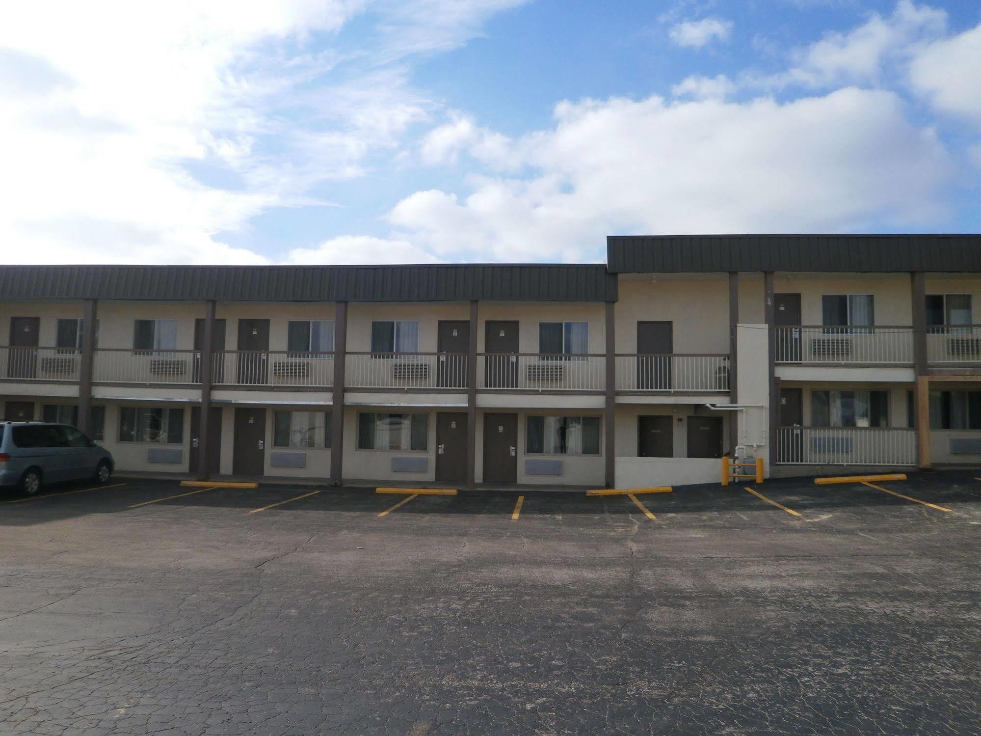 Richmond Inn And Suites Extérieur photo
