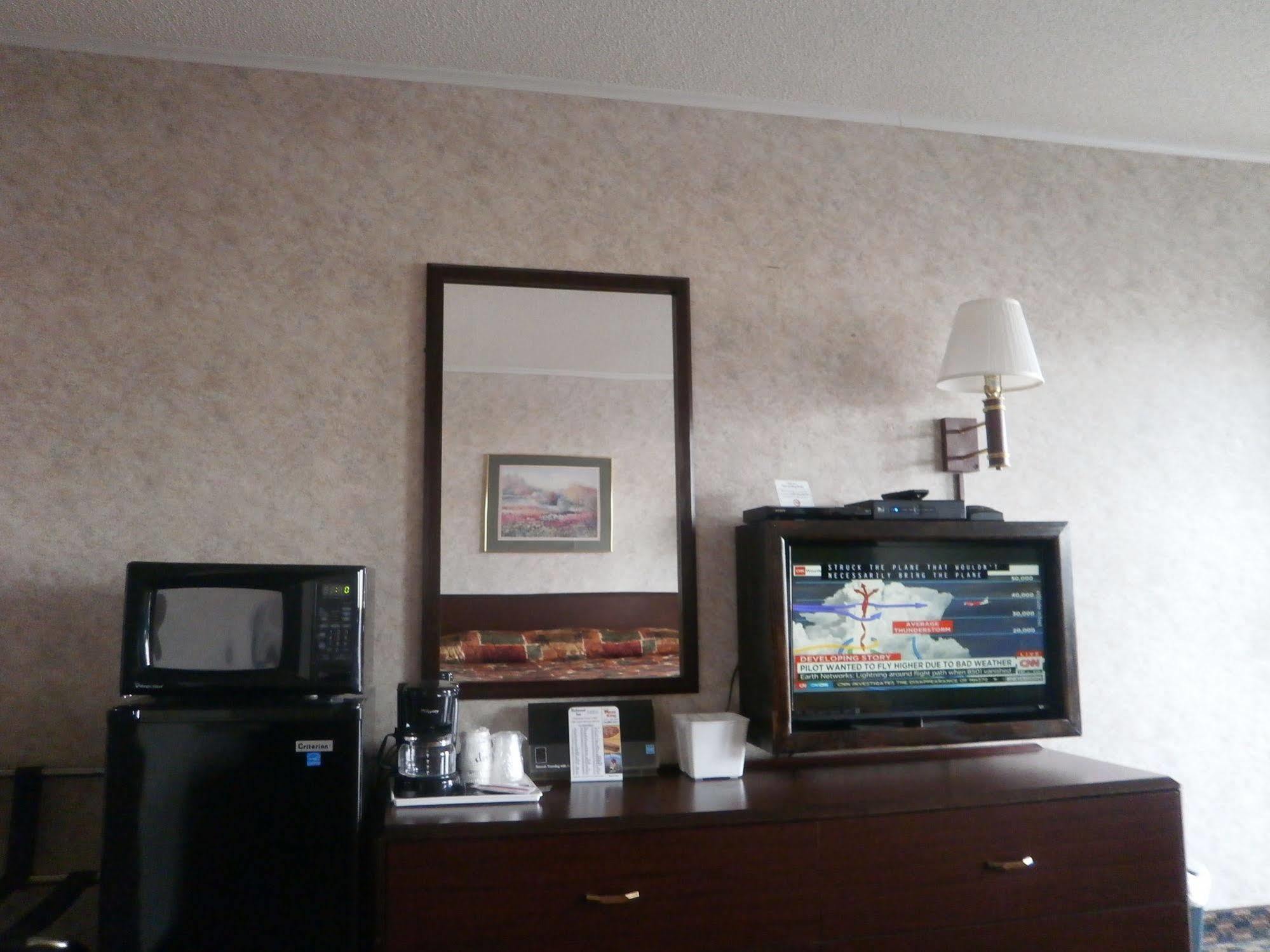 Richmond Inn And Suites Extérieur photo