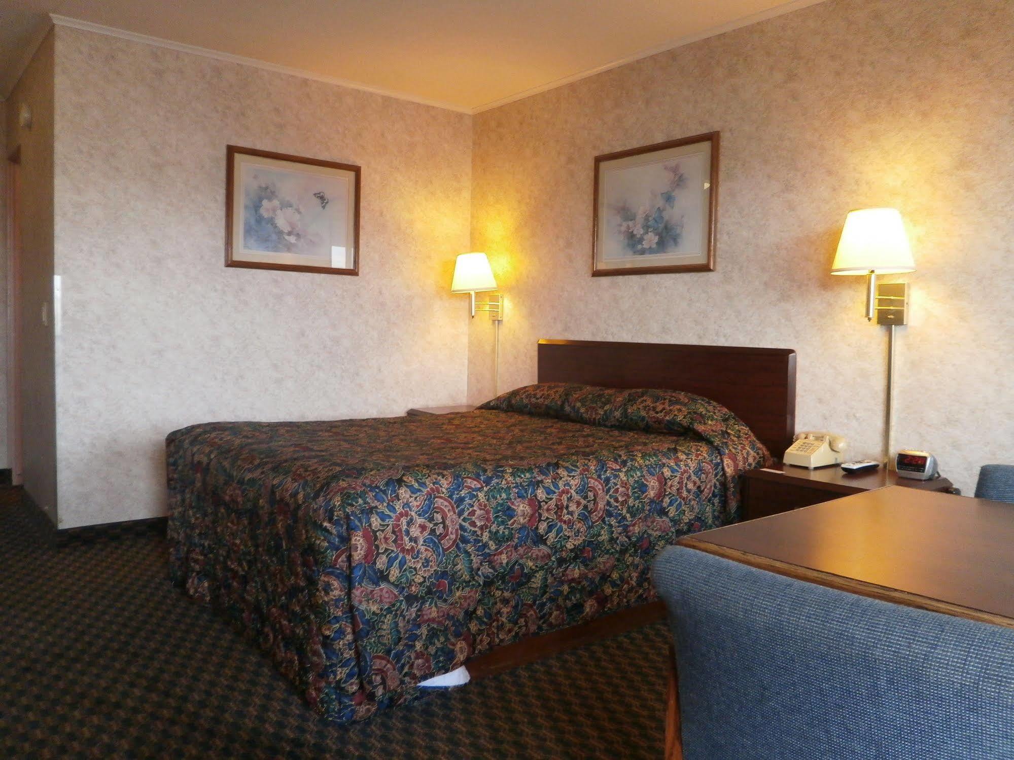 Richmond Inn And Suites Extérieur photo