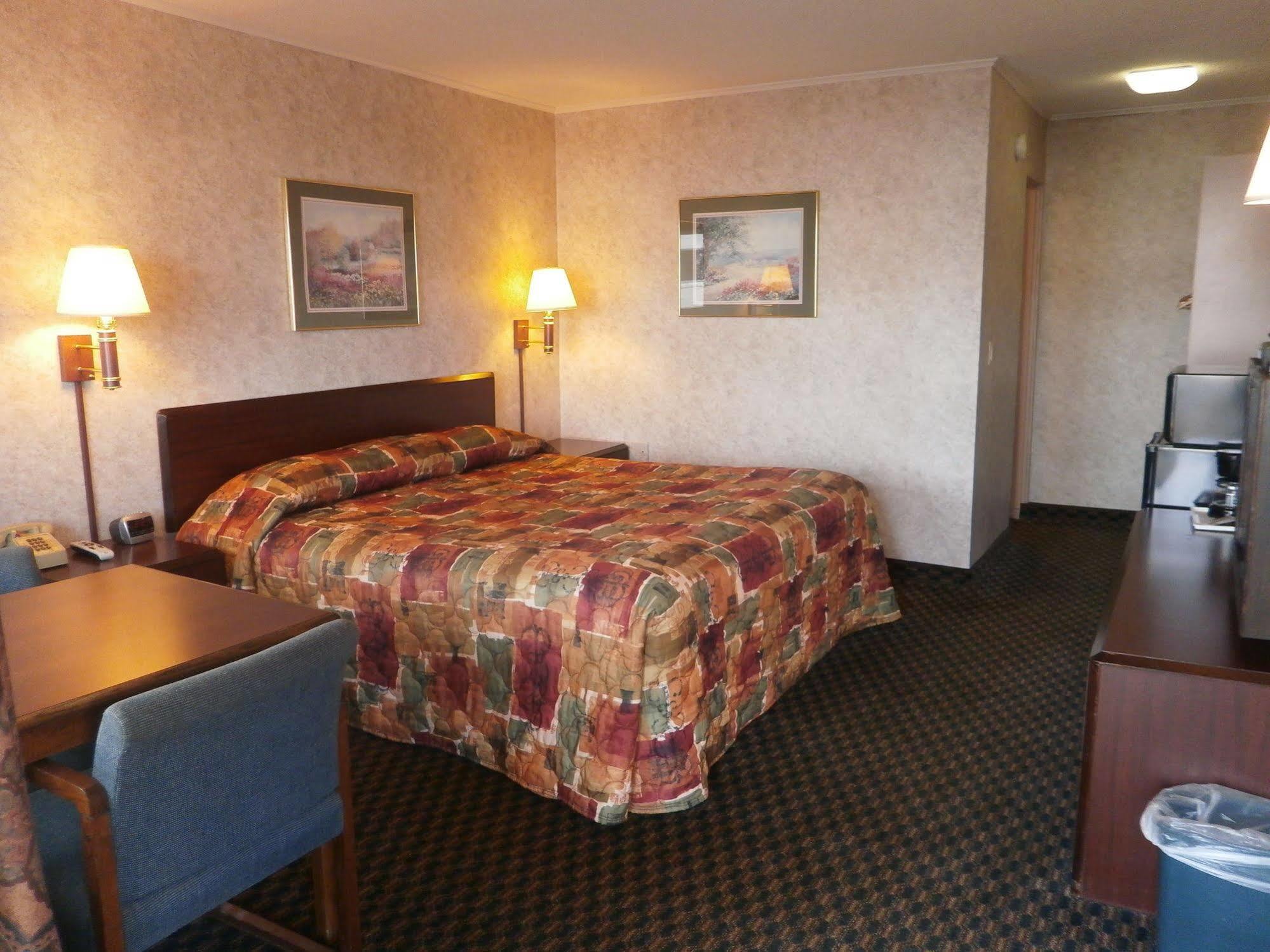 Richmond Inn And Suites Extérieur photo