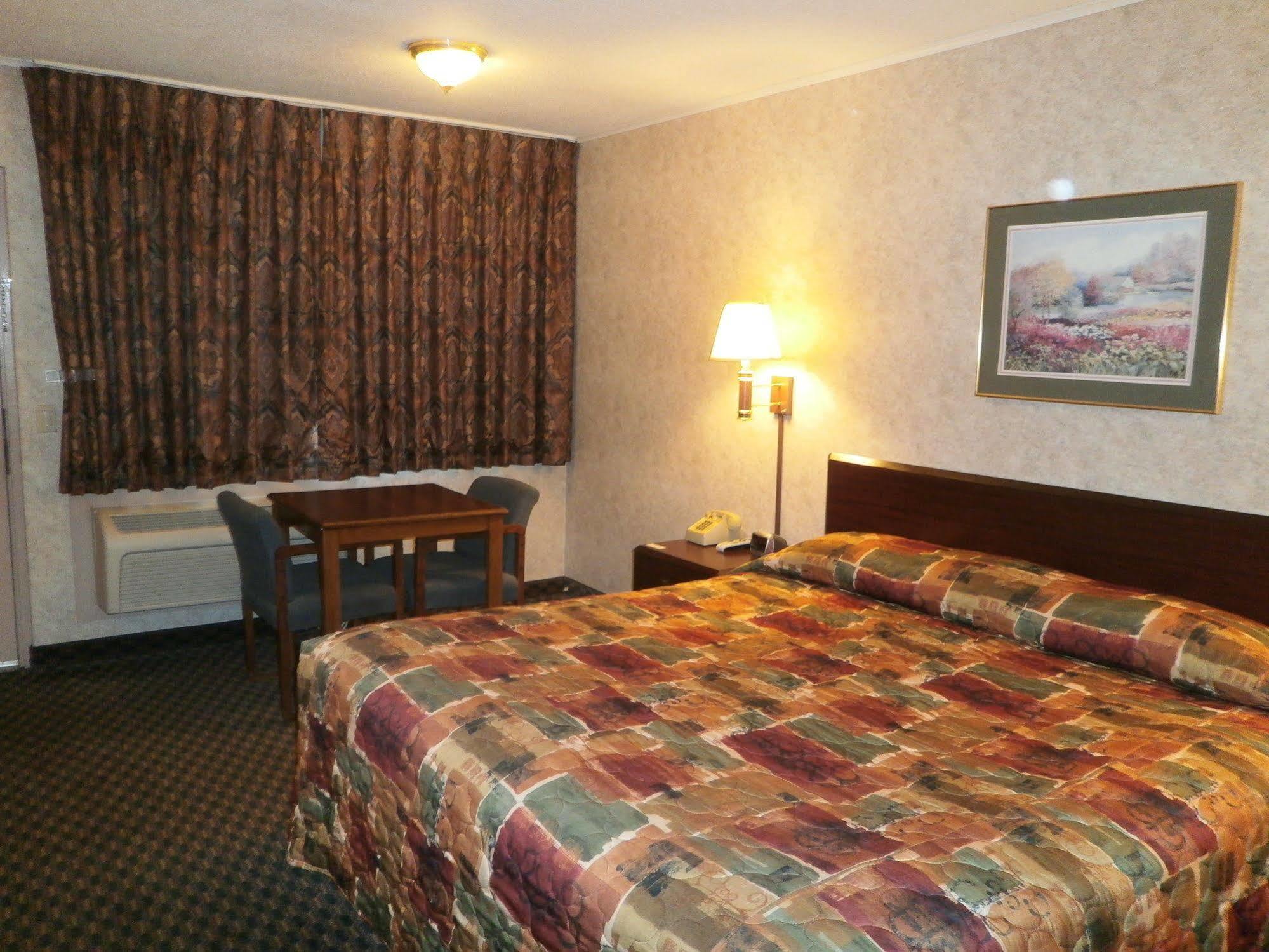 Richmond Inn And Suites Extérieur photo
